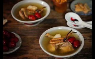 忙碌一天，來(lái)一煲冬蟲(chóng)夏草排骨湯