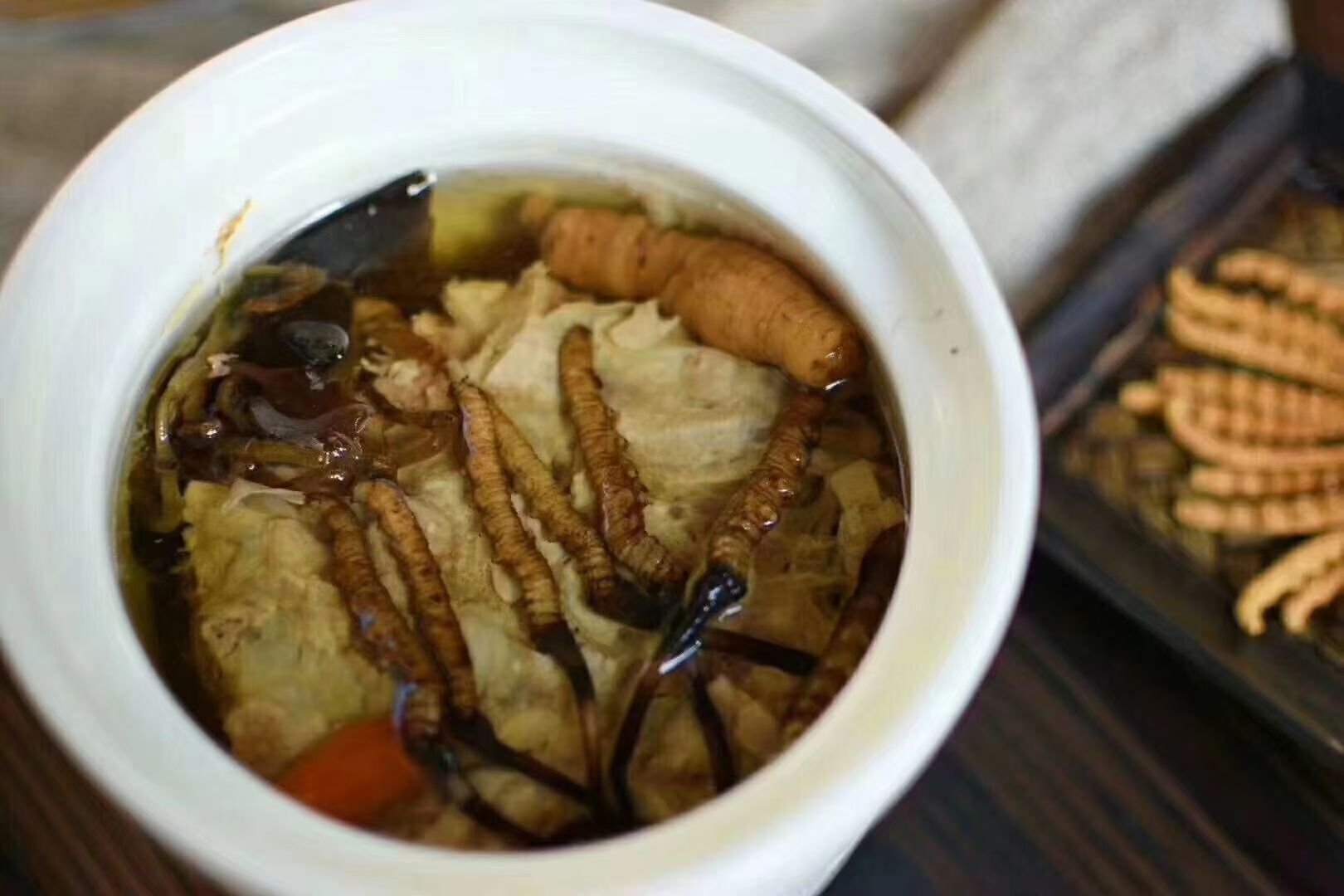 冬蟲夏草怎么食用？