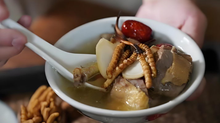 冬蟲(chóng)夏草搭配有道，滋養(yǎng)肺部效果妙