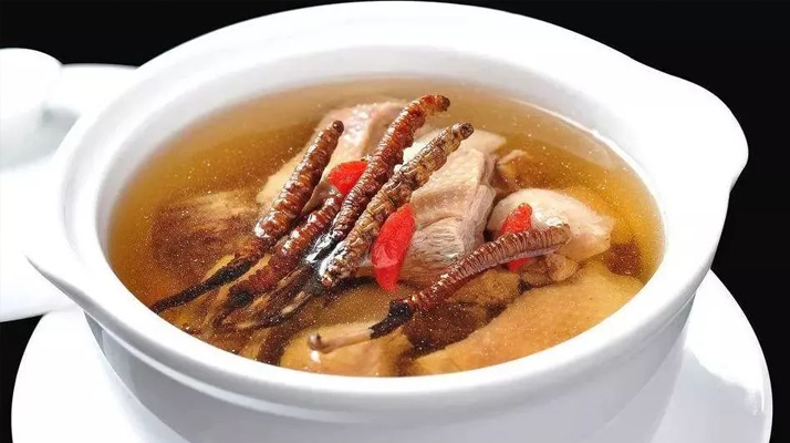 冬蟲夏草煲湯的最佳季節(jié)，喝對事半功倍